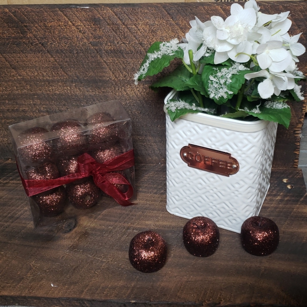 K&k interiors Fall glittery apple